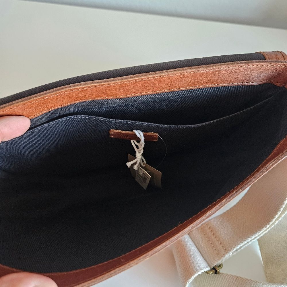 NWT Madewell The Transport Flap Shoulder Bag Leather in English Saddle Crossbody - Picture 11 of 11